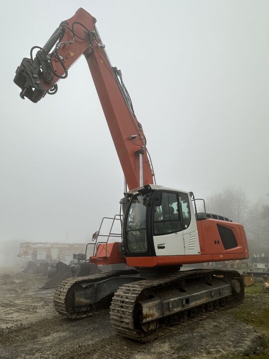 Liebherr R 946 NLC