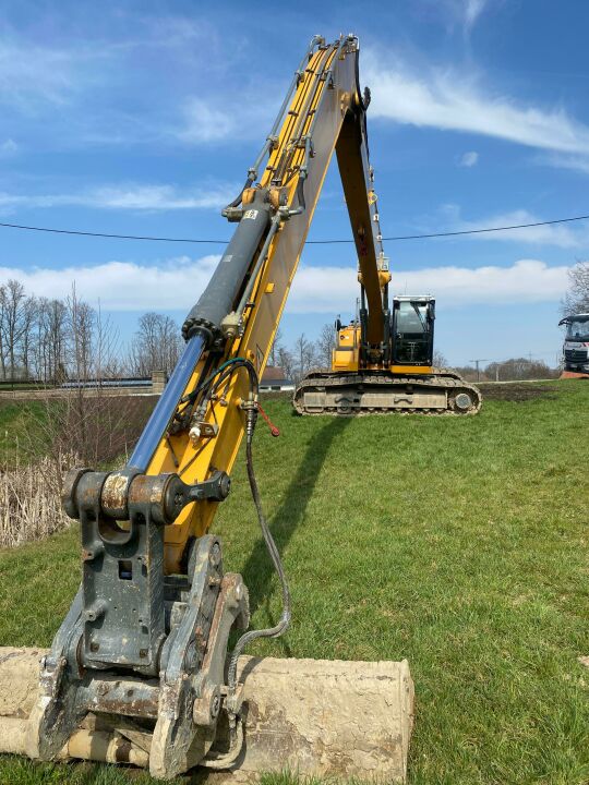 Liebherr R 926 LC MU