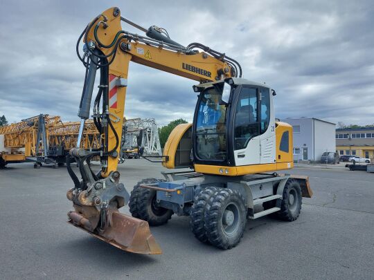 Liebherr A 914Compact