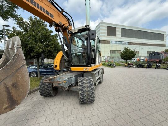 Liebherr A 918Compact